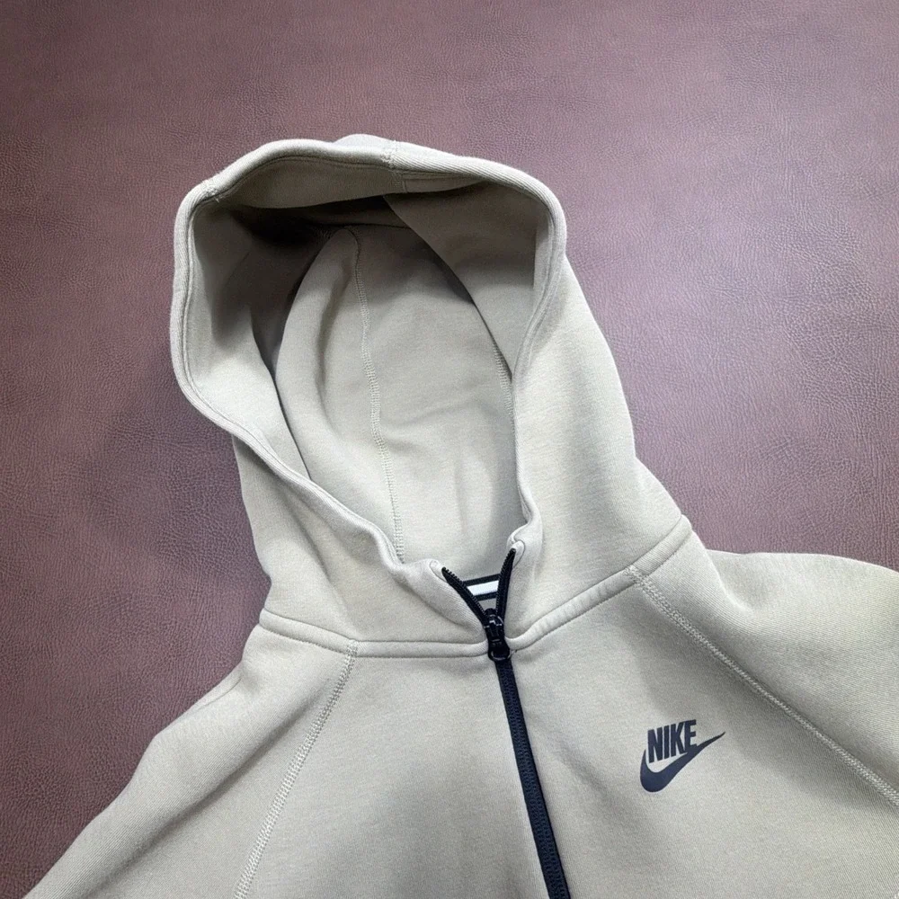 Nike Tech Fleece Full Zip Hoodie Sweatshirt Boys XL Khaki Tan Kids School Jacket